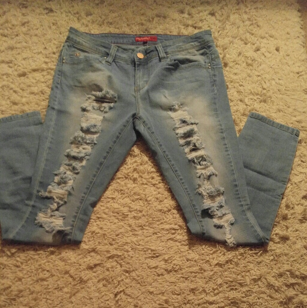 Ymi Wanna Betta Butt distressed light blue jean